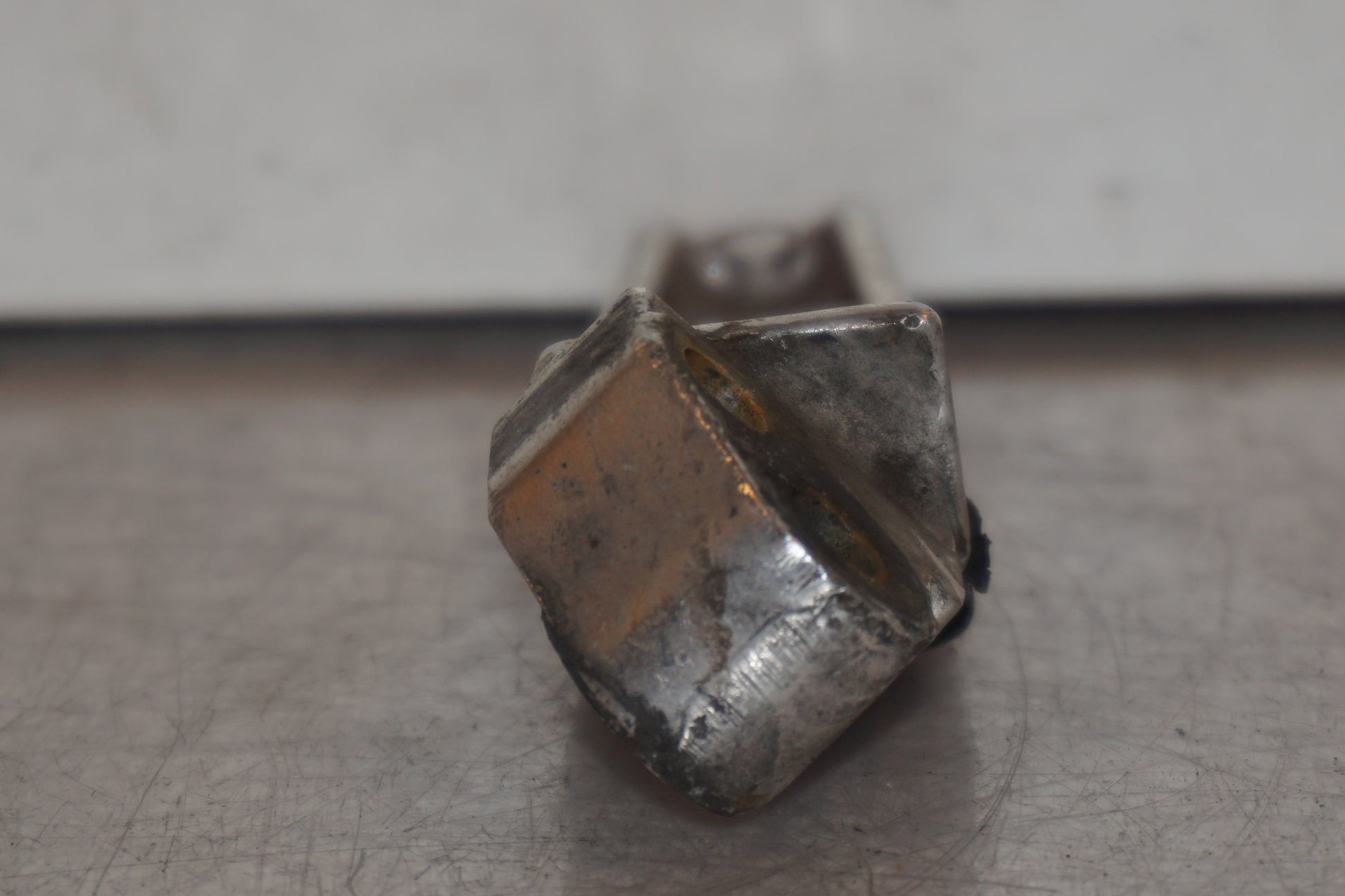 Snett uppifrån på Fotpinne från en Suzuki GSX 1300 R -2000 motorcykel.