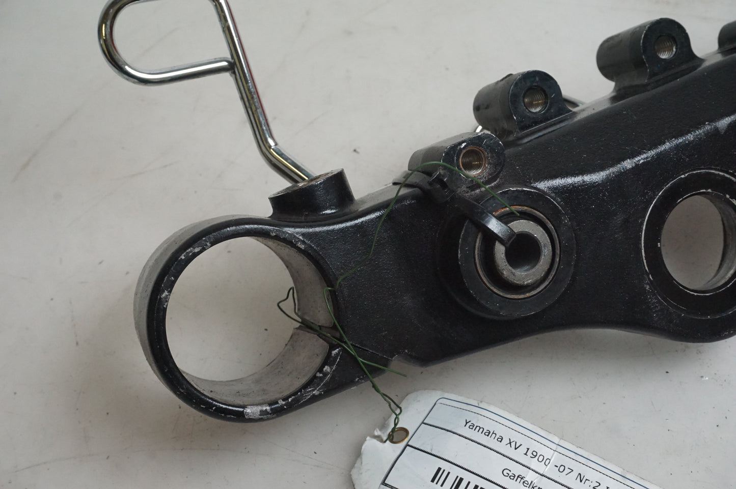 Baksidan på Gaffelkrona från en Yamaha XV 1900 -2007 motorcykel.