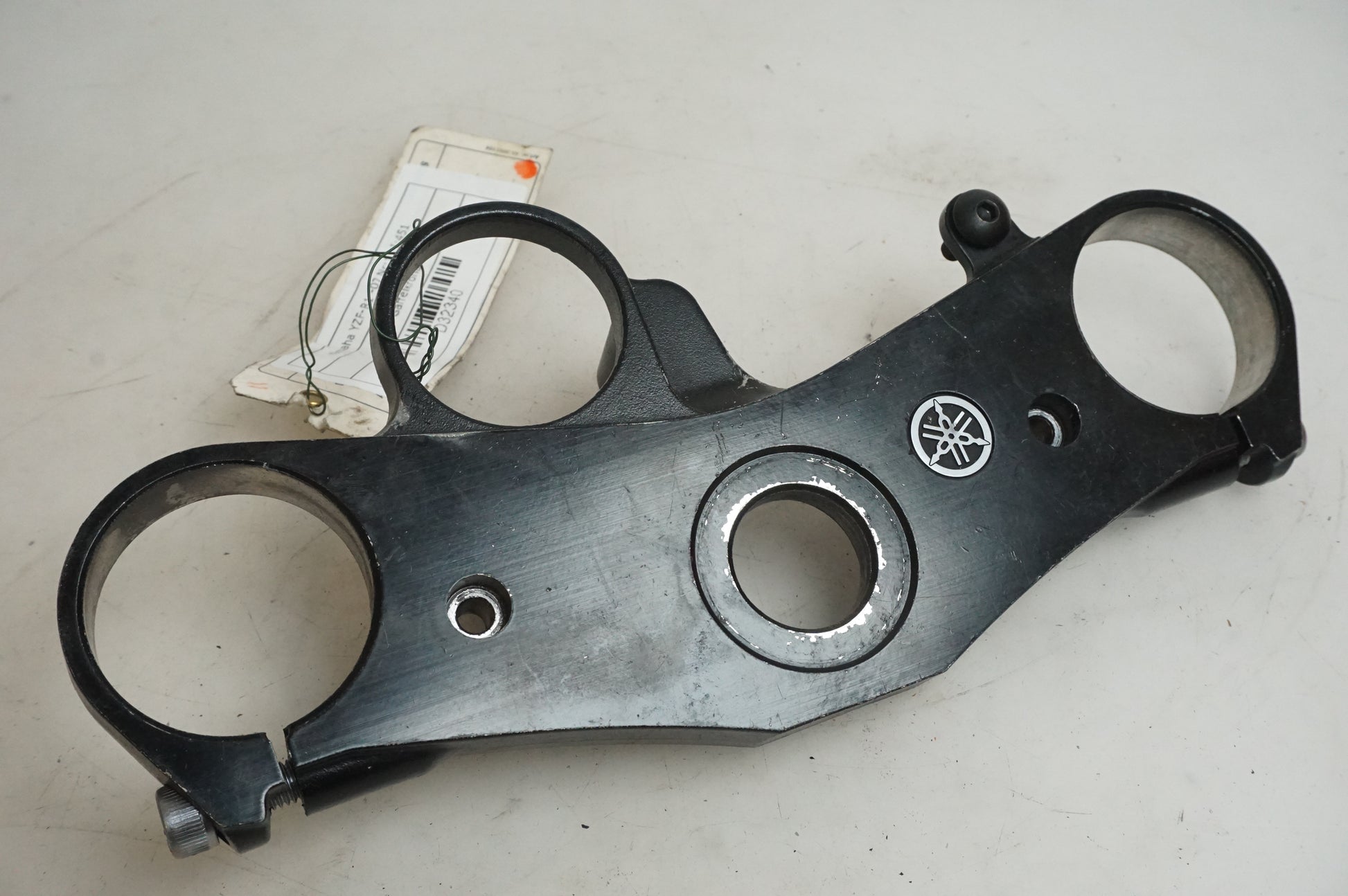 Framsidan på Gaffelkrona från en Yamaha YZF 1000 R1 -2007 motorcykel.