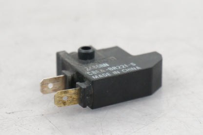 Contact de feu de frein