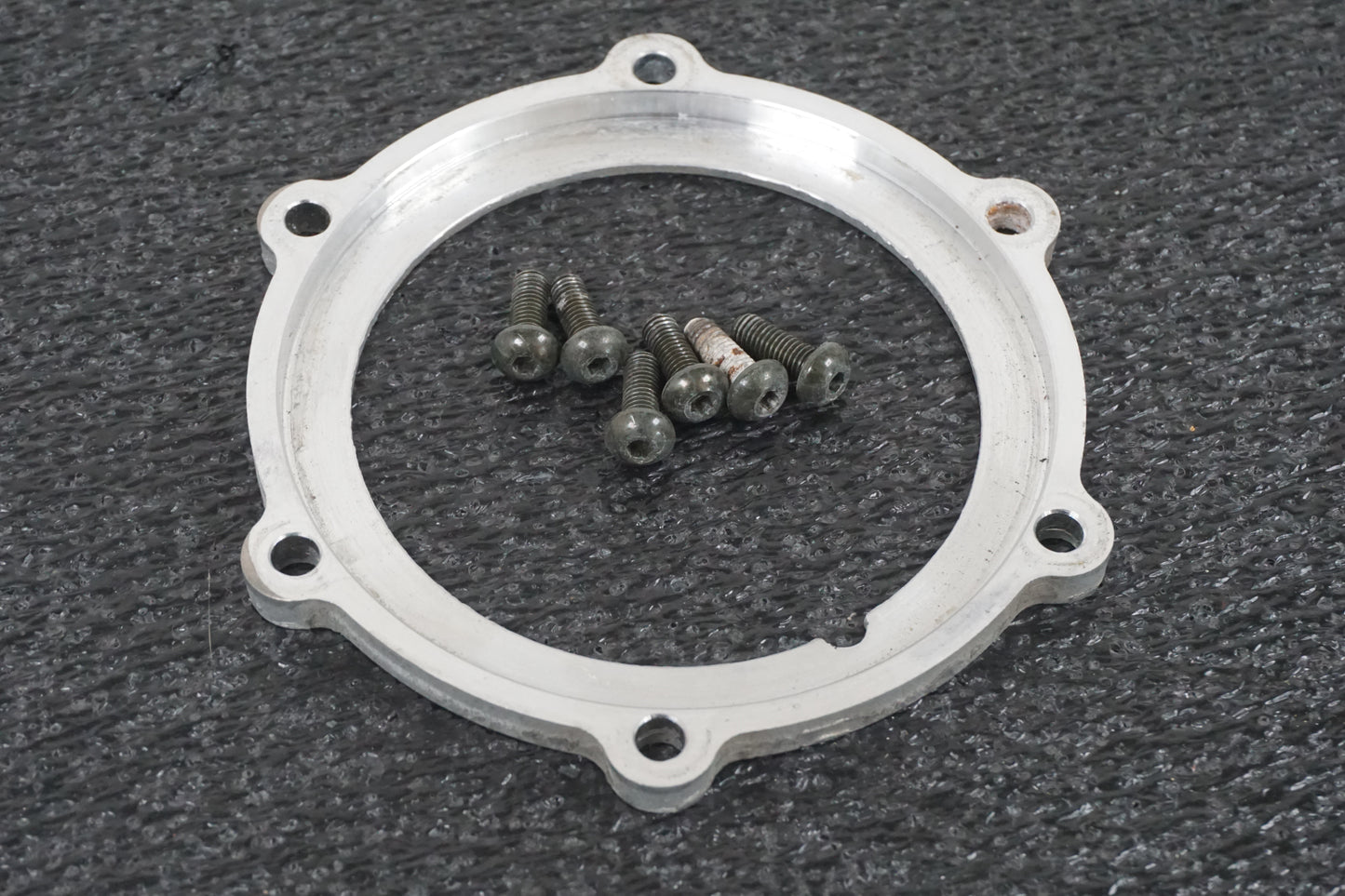 Baksidan på Bensinpump insprut från en Yamaha FJR 1300 -2002 motorcykel.