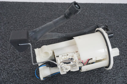 Höger sida på Bensinpump insprut från en Yamaha FJR 1300 -2002 motorcykel.