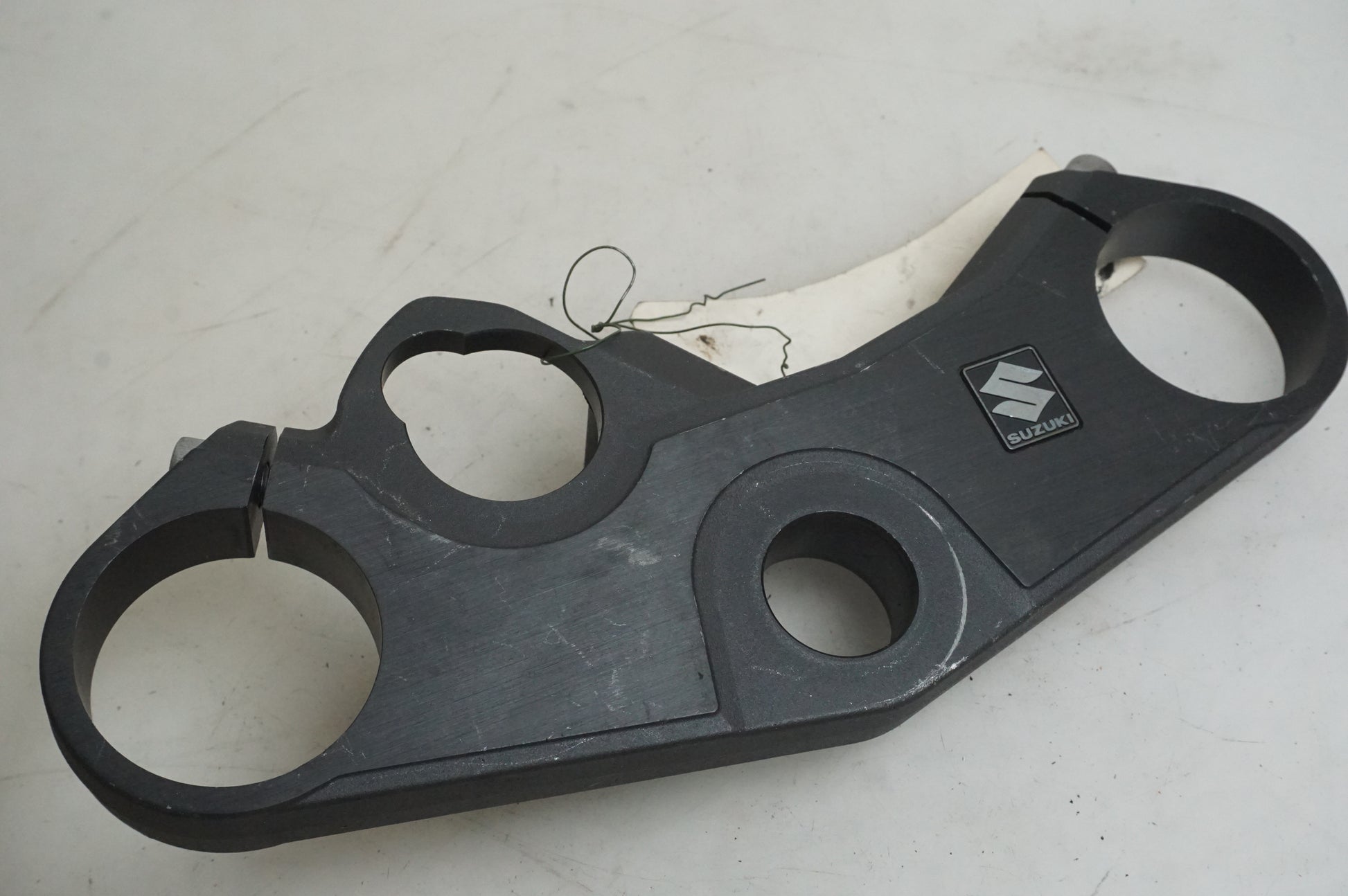 Framsidan på Gaffelkrona från en Suzuki GSX-R 1000 -2007 motorcykel.