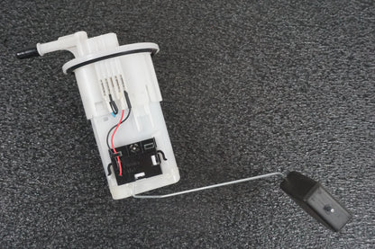 Framsidan på Bensinpump insprut från en Yamaha MT-07 Tracer -2016 motorcykel.