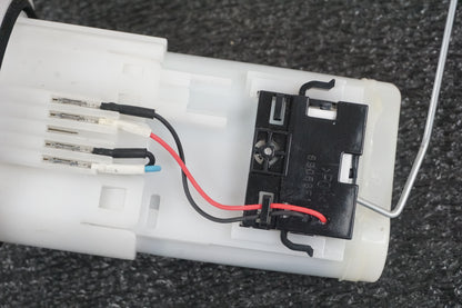 Baksidan på Bensinpump insprut från en Yamaha MT-07 Tracer -2016 motorcykel.
