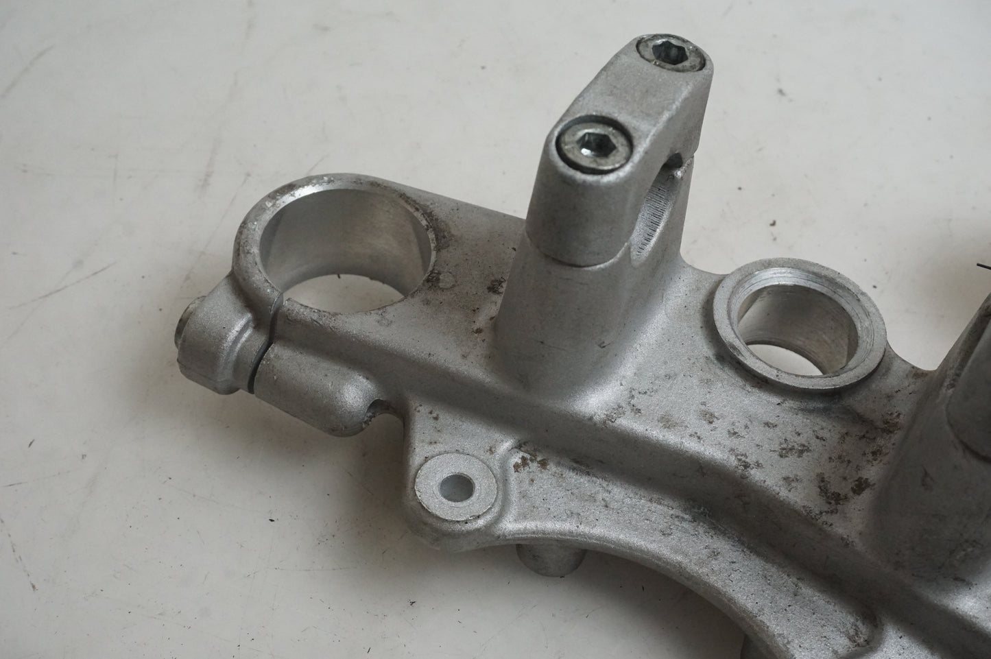 Höger sida på Gaffelkrona från en Yamaha XT 125 R -2005 motorcykel.