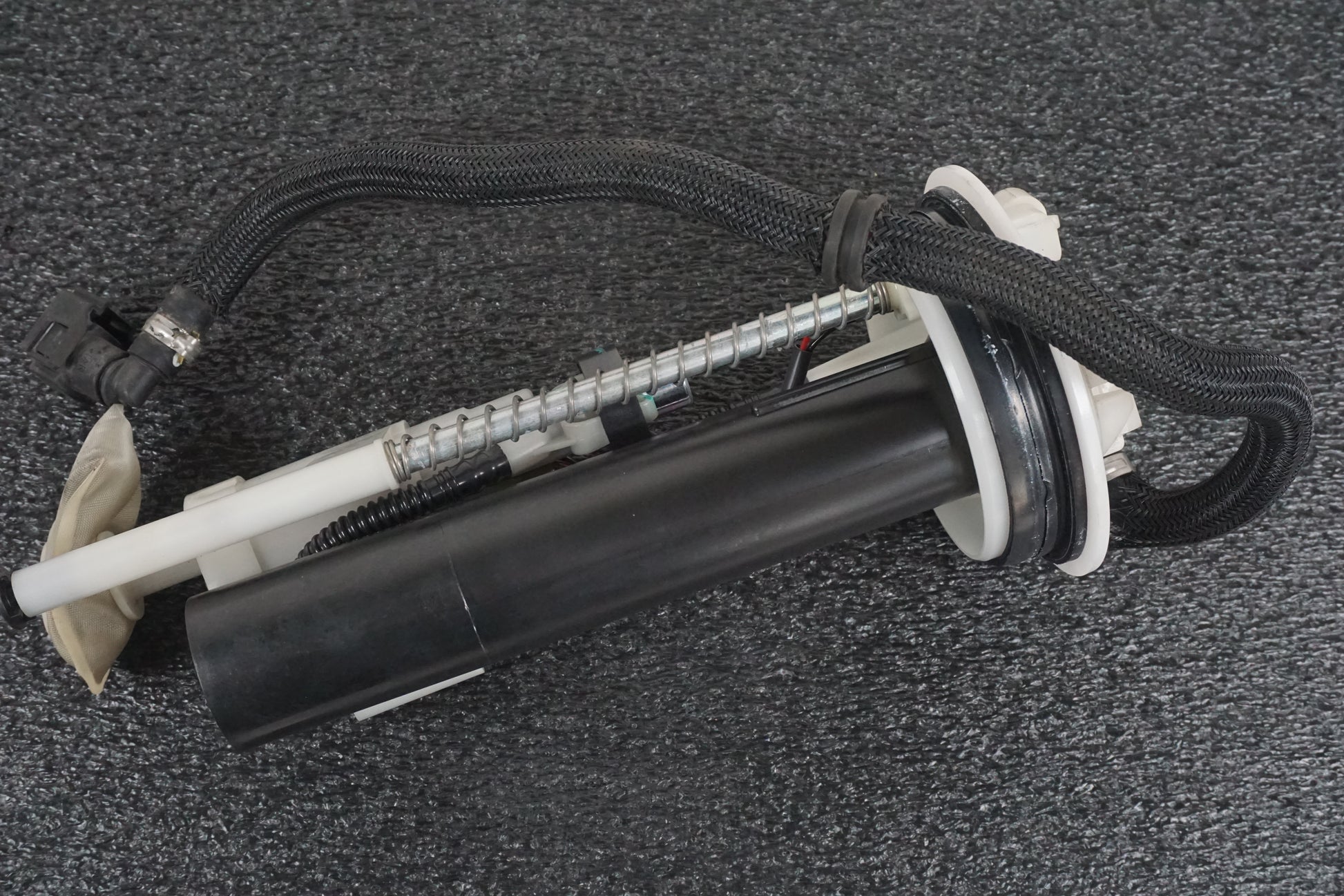 Framsidan på Bensinpump insprut från en Yamaha YZF-R 125 -2008 motorcykel.