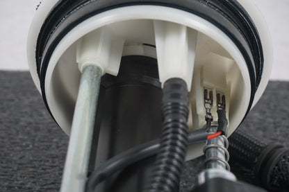 Snett uppifrån på Bensinpump insprut från en Yamaha YZF-R 125 -2008 motorcykel.