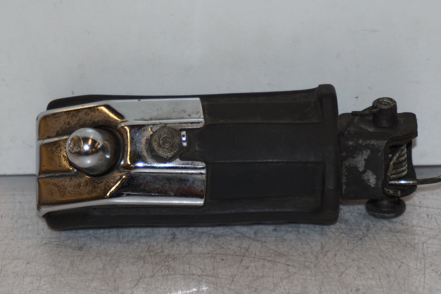 Höger sida på Fotpinne från en Honda VF 750 S -1982 motorcykel.