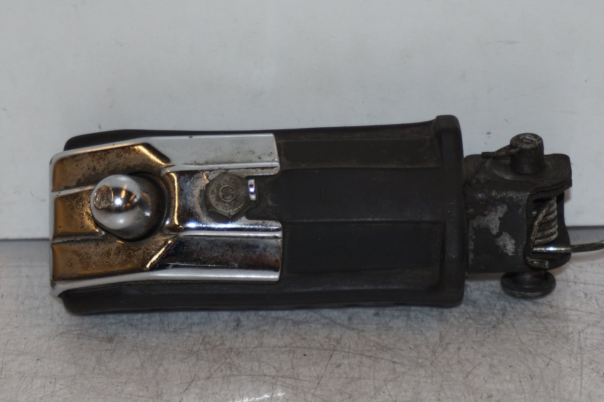 Höger sida på Fotpinne från en Honda VF 750 S -1982 motorcykel.