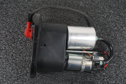 Framsidan på Bensinpump insprut från en Aprilia Tuono V4R -2018 motorcykel.