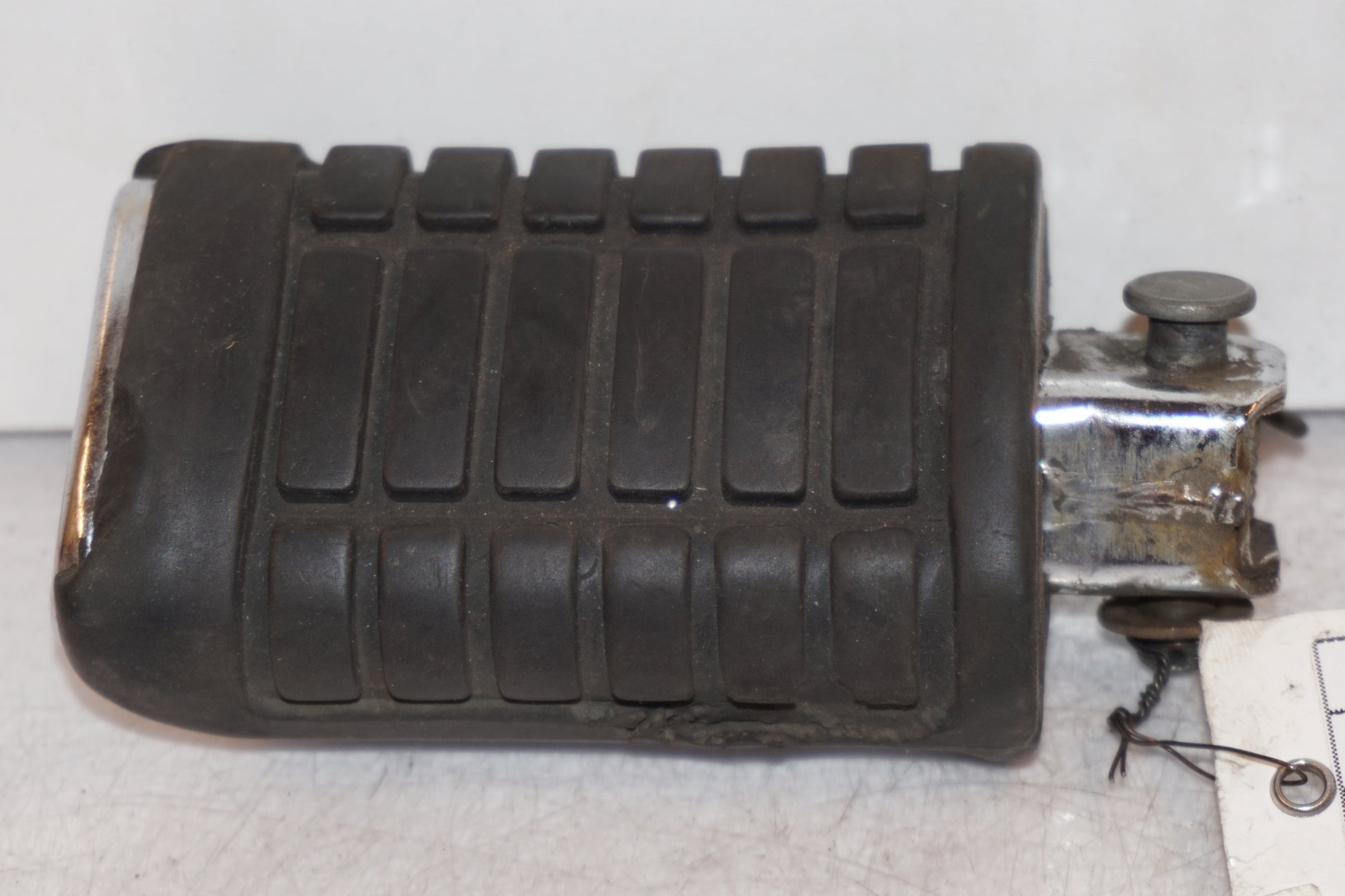 Framsidan på Fotpinne från en Honda VF 750 C -1983 motorcykel.