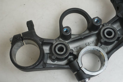 Vänster sida på Gaffelkrona från en Yamaha MT-07 Tracer -2016 motorcykel.