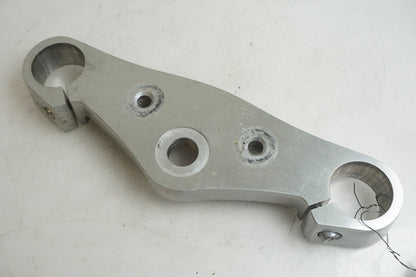 Framsidan på Gaffelkrona från en Kawasaki VN 900 -2007 motorcykel.