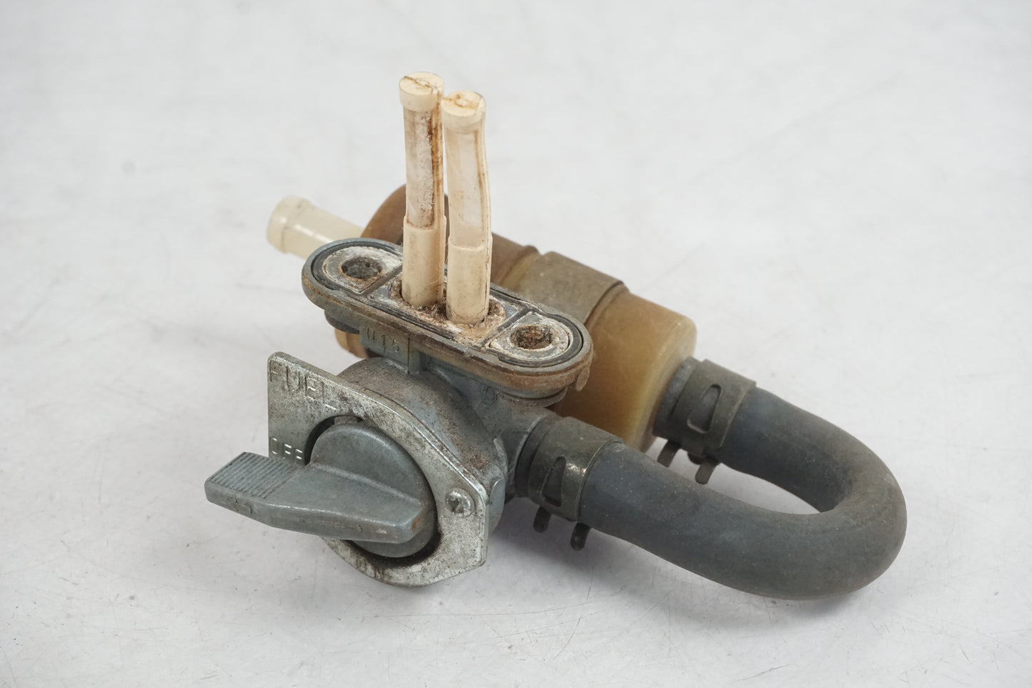 Framsidan på Bensinkran från en Yamaha YZF R6 -2001 motorcykel.