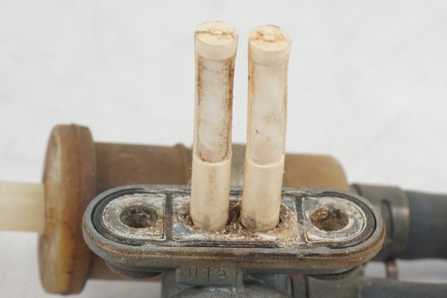 Baksidan på Bensinkran från en Yamaha YZF R6 -2001 motorcykel.