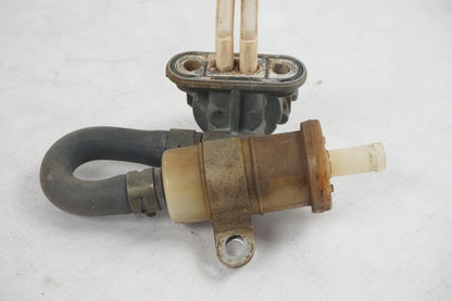 Höger sida på Bensinkran från en Yamaha YZF R6 -2001 motorcykel.