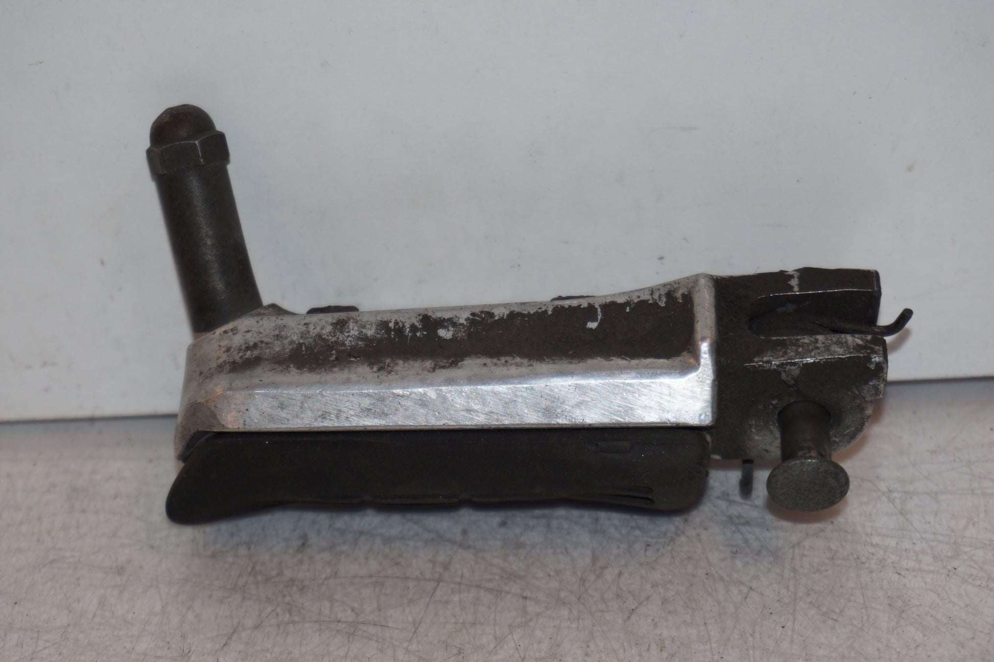 Vänster sida på Fotpinne från en Honda CBR 1100 XX -1998 motorcykel.