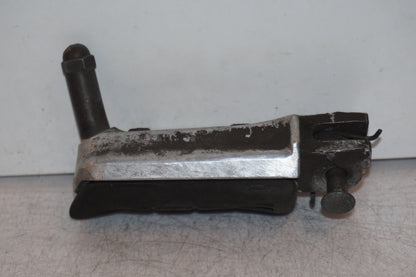 Vänster sida på Fotpinne från en Honda CBR 1100 XX -1998 motorcykel.