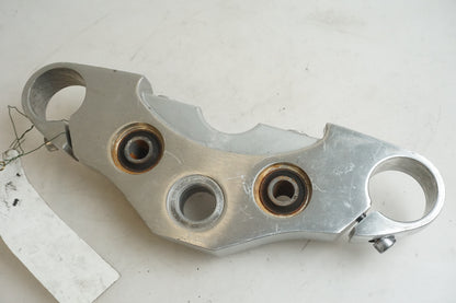 Framsidan på Gaffelkrona från en Yamaha XVS 1300 -2008 motorcykel.