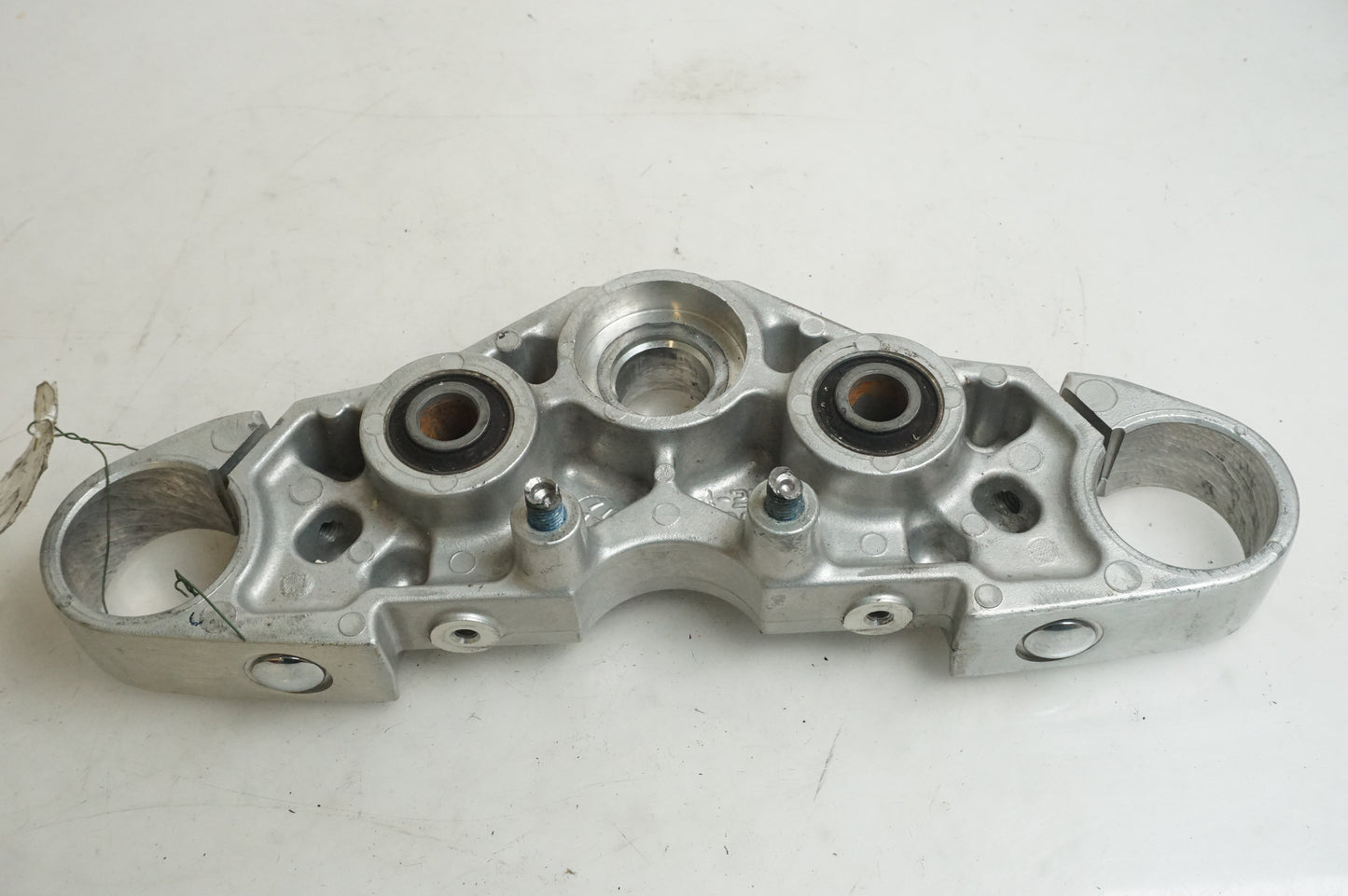 Vänster sida på Gaffelkrona från en Yamaha XVS 1300 -2008 motorcykel.