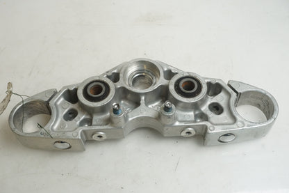 Vänster sida på Gaffelkrona från en Yamaha XVS 1300 -2008 motorcykel.