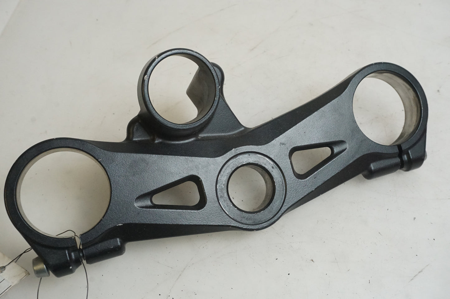 Framsidan på Gaffelkrona från en Kawasaki ZX-10R -2005 motorcykel.