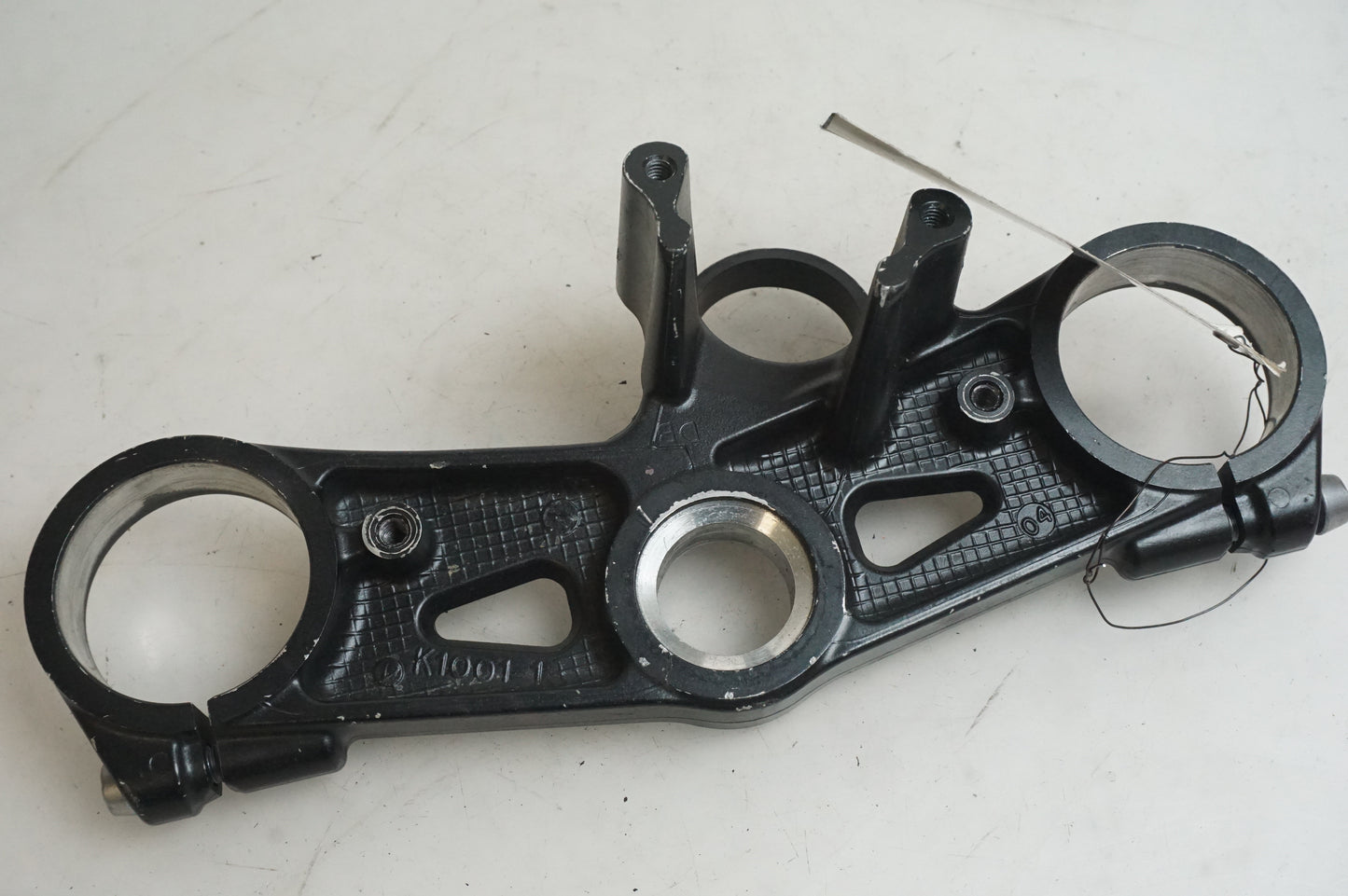 Vänster sida på Gaffelkrona från en Kawasaki ZX-10R -2005 motorcykel.