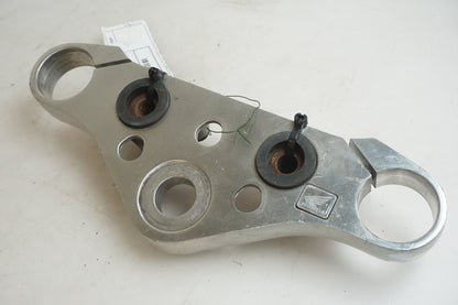 Framsidan på Gaffelkrona från en Honda VT 1100 C -2000 motorcykel.