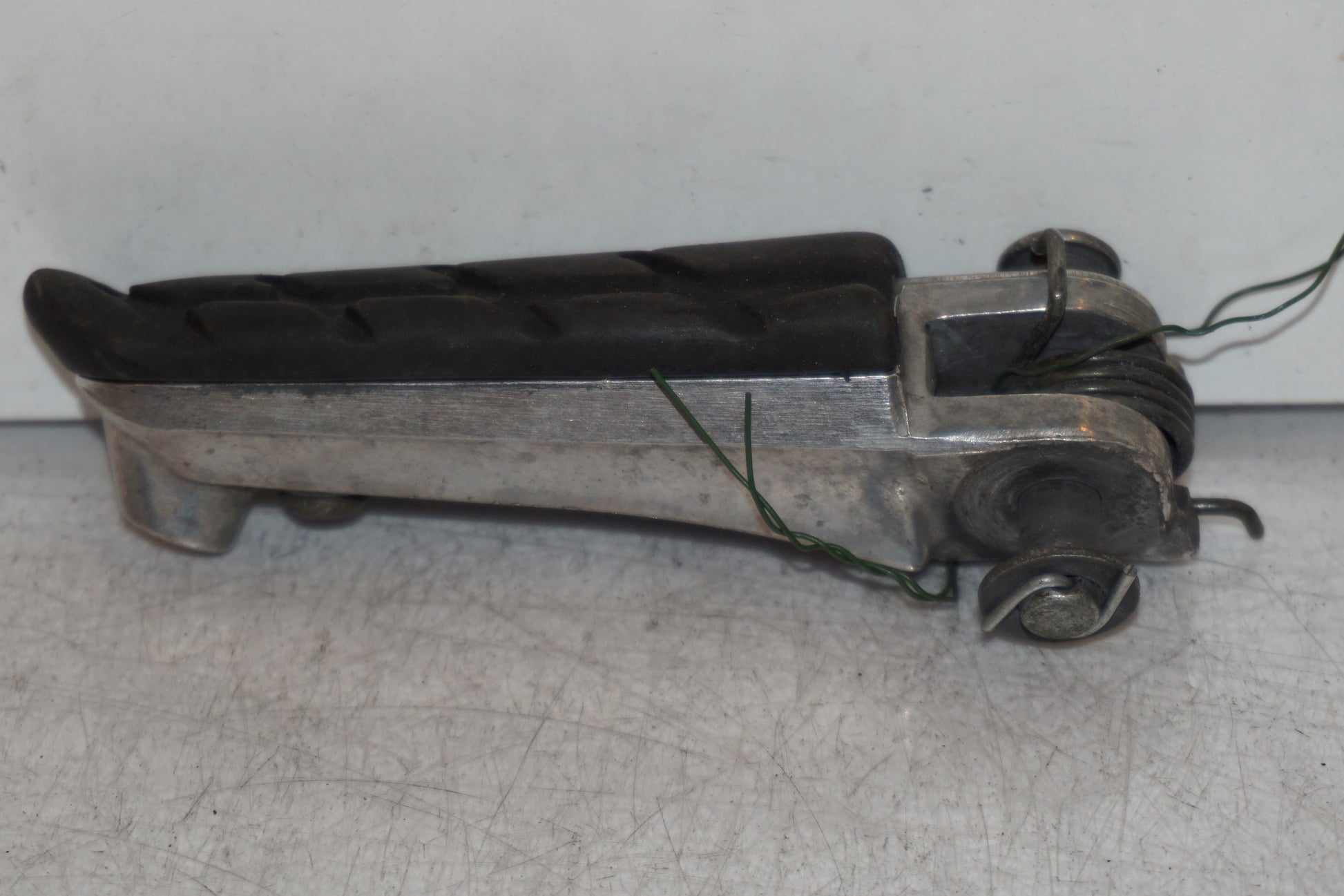 Baksidan på Fotpinne från en Honda CBR 1100 XX -2001 motorcykel.