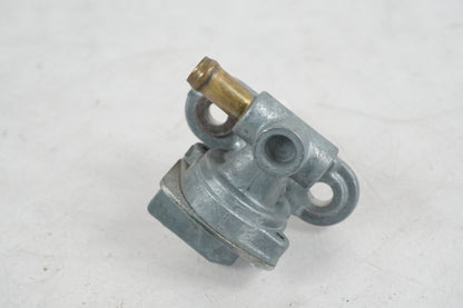 Höger sida på Bensinkran från en Yamaha YZF 1000 R -1998 motorcykel.