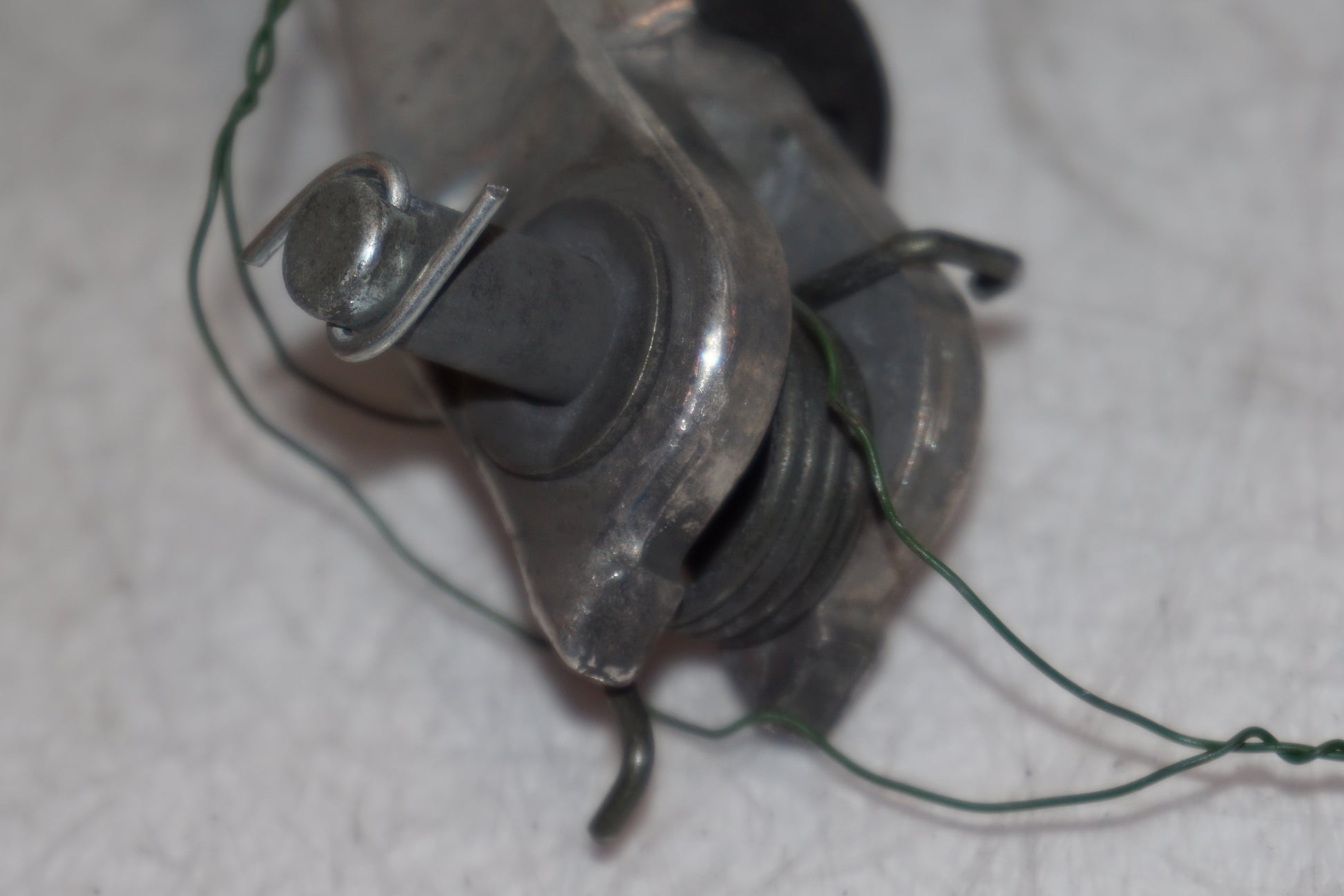 Snett nerifrån på Fotpinne från en Honda CBR 1100 XX -2001 motorcykel.