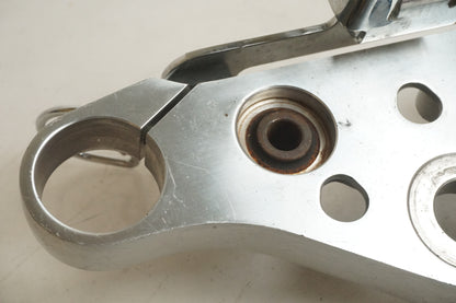 Baksidan på Gaffelkrona från en Honda VT 1100 C -2000 motorcykel.