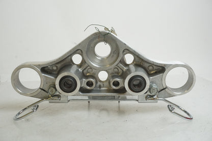 Vänster sida på Gaffelkrona från en Honda VT 1100 C -2000 motorcykel.