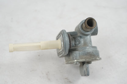 Baksidan på Bensinkran från en Yamaha YZF 1000 R -1997 motorcykel.