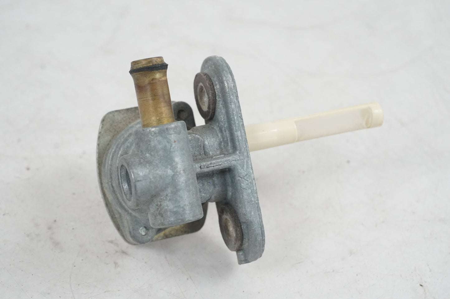 Höger sida på Bensinkran från en Yamaha YZF 1000 R -1997 motorcykel.