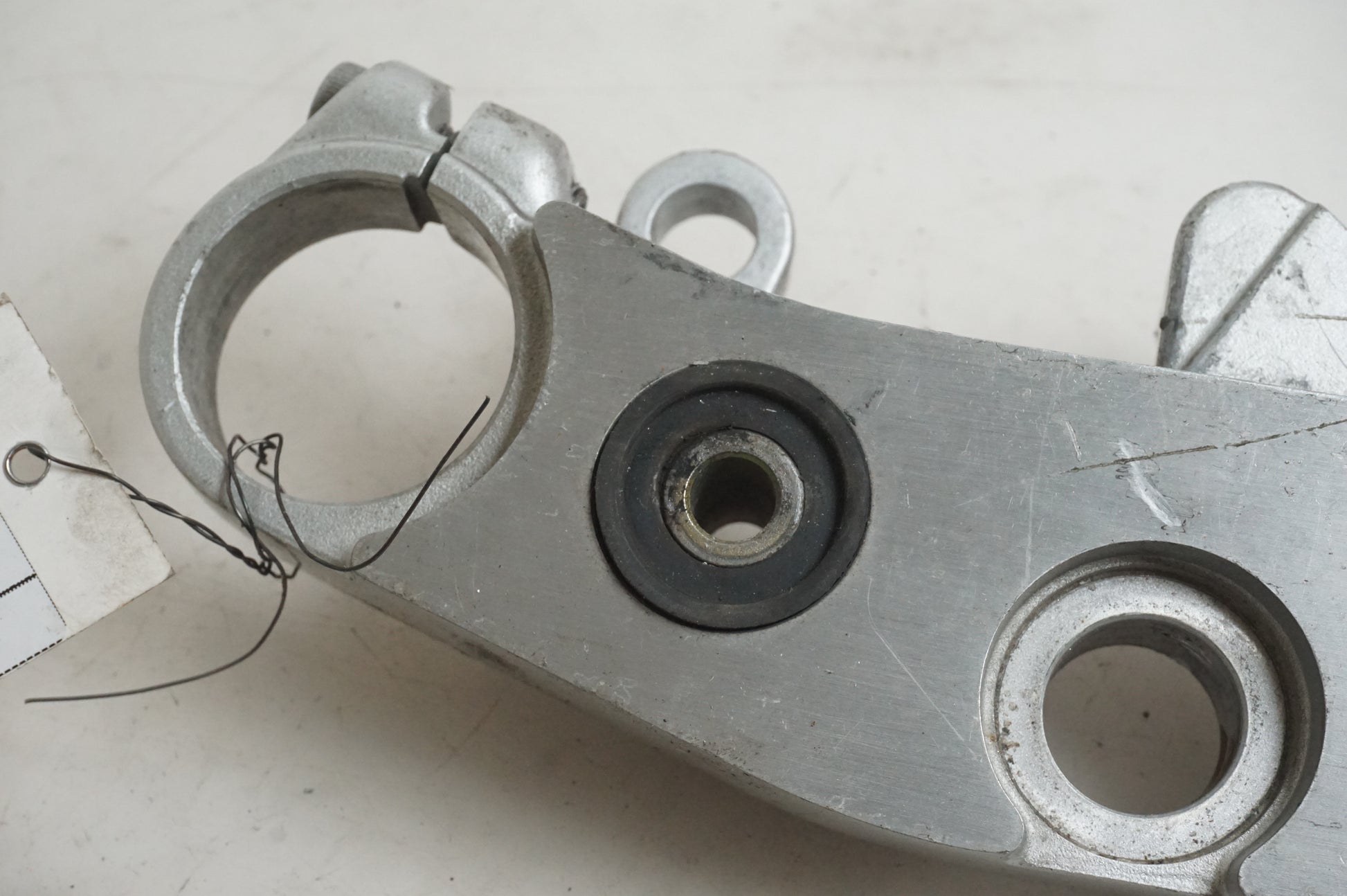 Höger sida på Gaffelkrona från en Yamaha BT 1100 -2002 motorcykel.