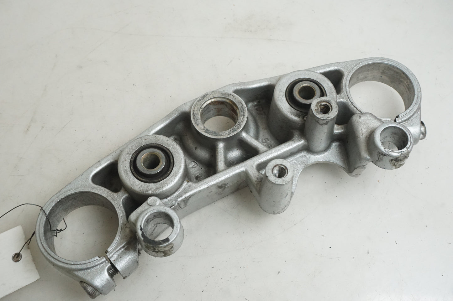 Vänster sida på Gaffelkrona från en Yamaha BT 1100 -2002 motorcykel.