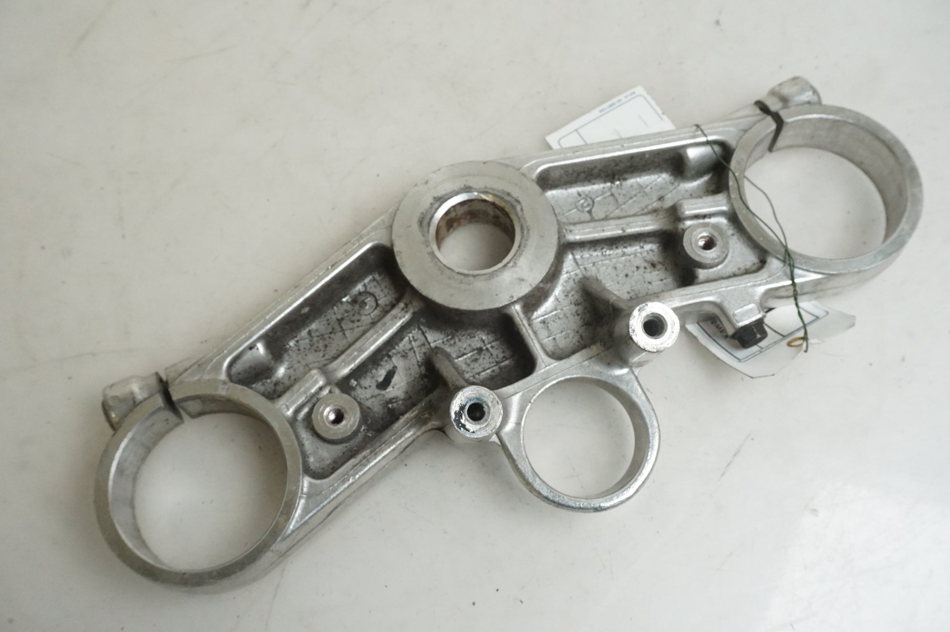 Vänster sida på Gaffelkrona från en Kawasaki ZXR 400 -1993 motorcykel.