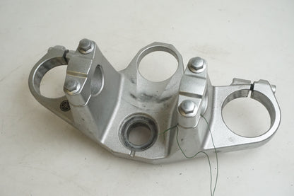 Framsidan på Gaffelkrona från en Yamaha XT 1200 Z -2011 motorcykel.