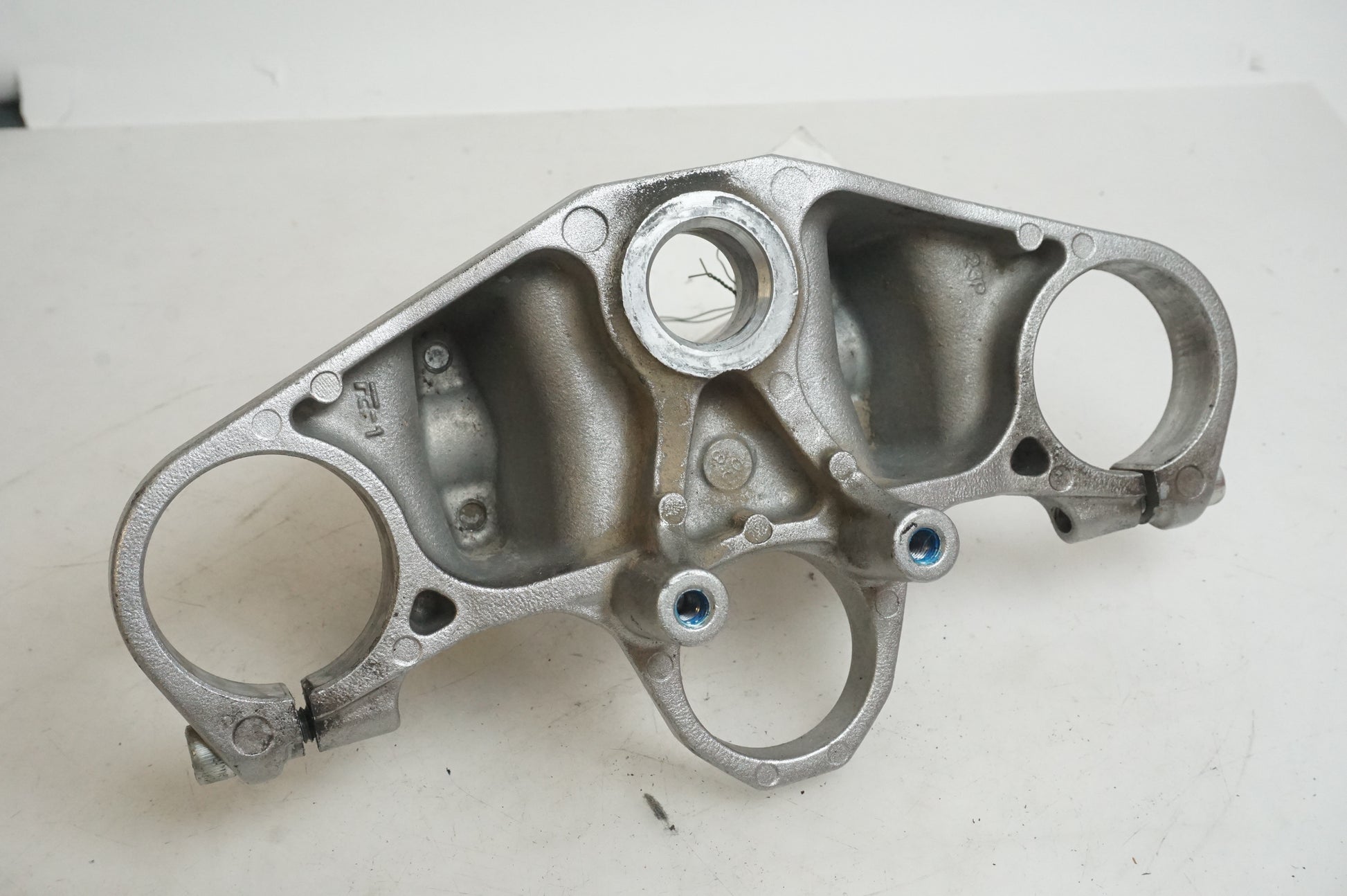 Snett uppifrån på Gaffelkrona från en Yamaha XT 1200 Z -2011 motorcykel.