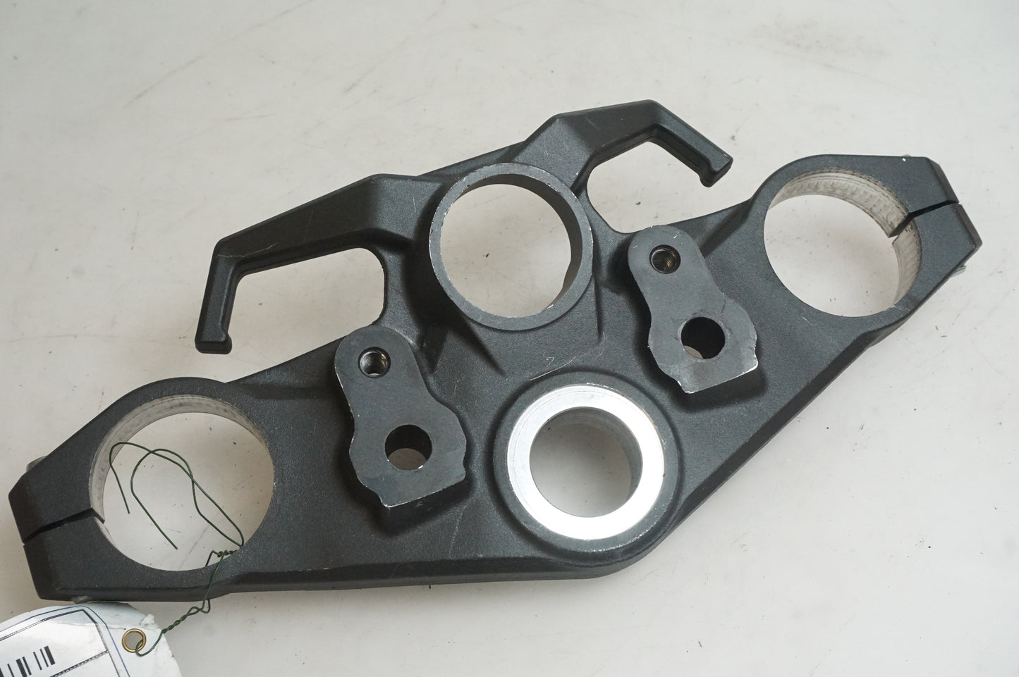 Framsidan på Gaffelkrona från en Kawasaki Versys 1000 -2012 motorcykel.