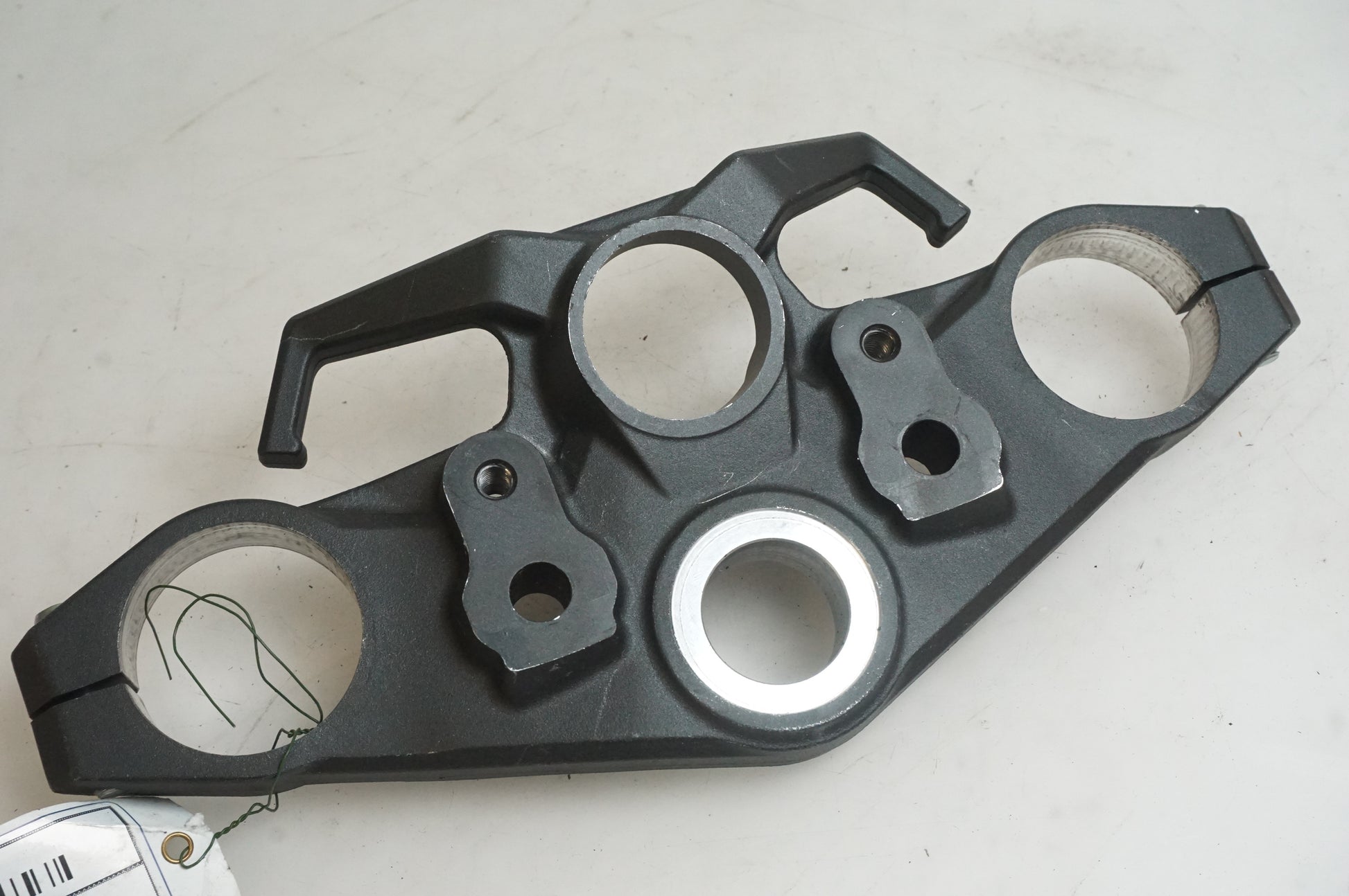 Framsidan på Gaffelkrona från en Kawasaki Versys 1000 -2012 motorcykel.