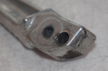 Snett nerifrån på Fotpinne från en Honda CBR 1100 XX -2000 motorcykel.