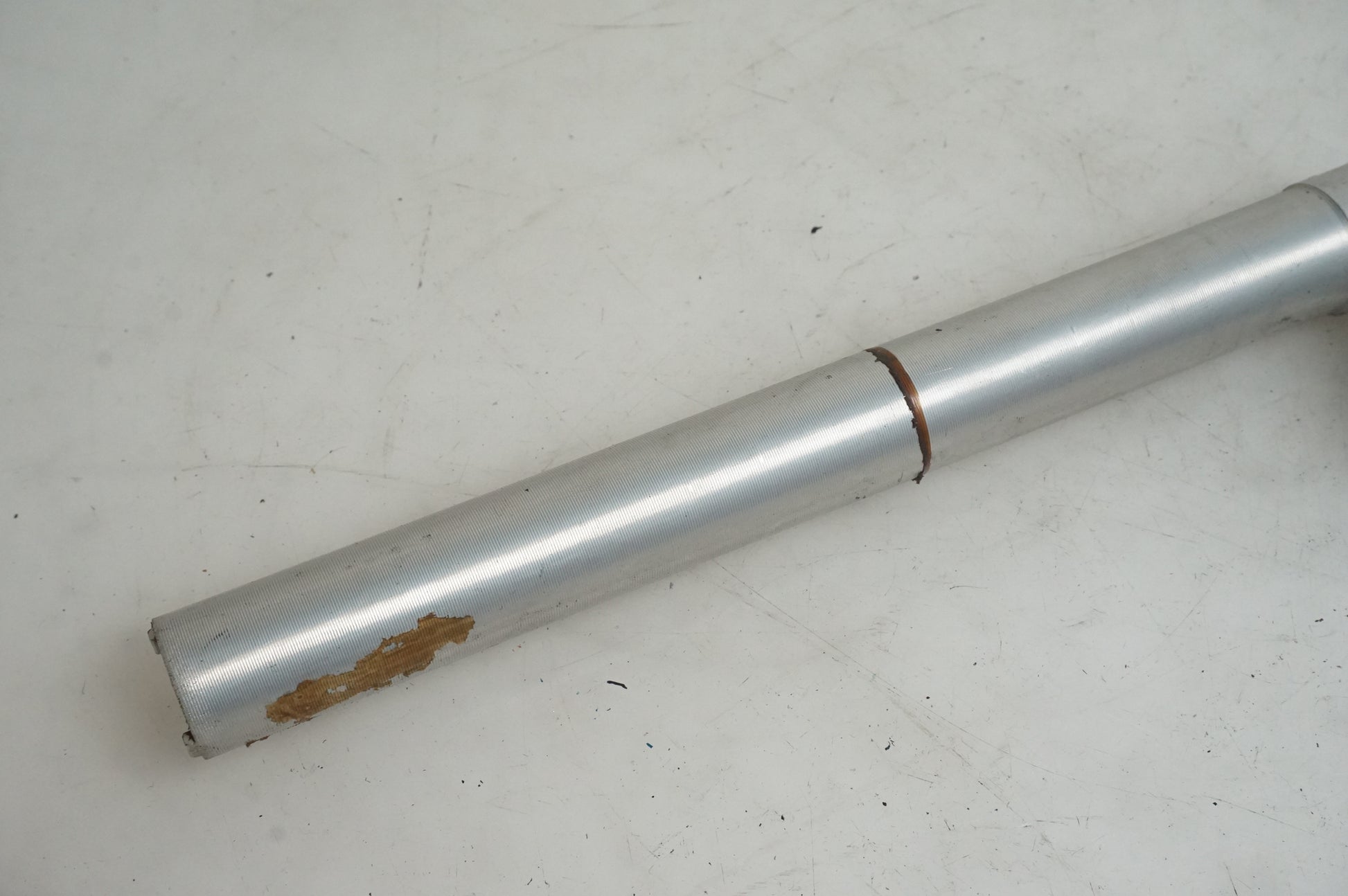 Baksidan på Styre från en Suzuki GSX-R 750 -2009 motorcykel.