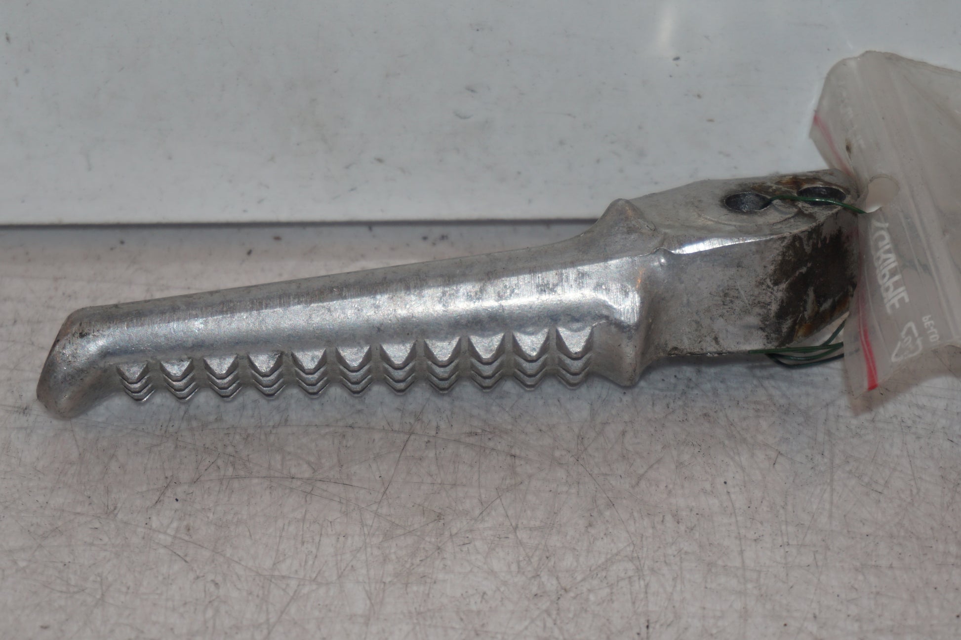 Höger sida på Fotpinne från en Honda CBR 1100 XX -1997 motorcykel.