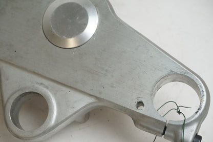 Baksidan på Gaffelkrona från en BMW K 1200 RS -2002 motorcykel.