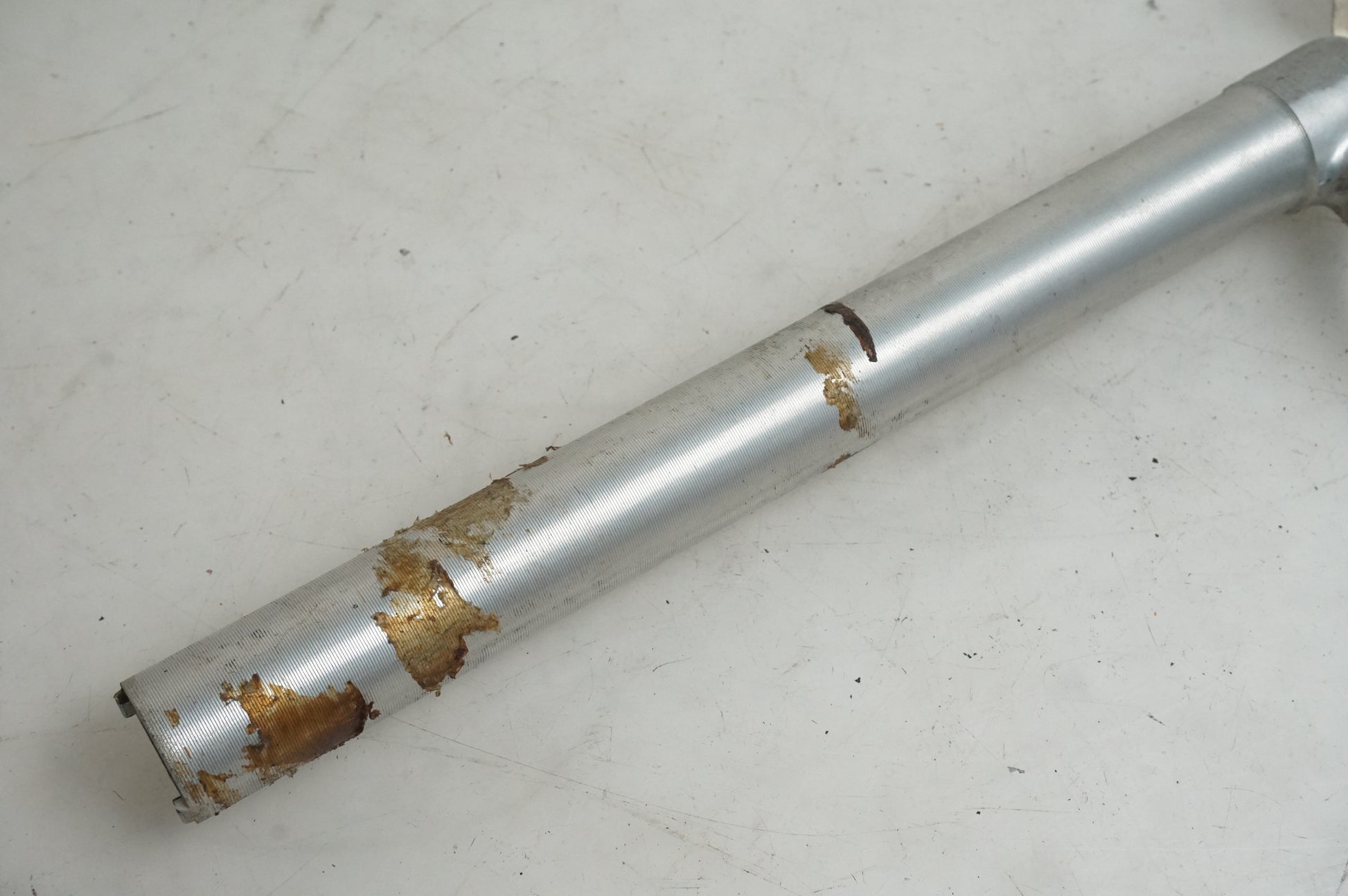 Baksidan på Styre från en Suzuki GSX-R 750 -2009 motorcykel.