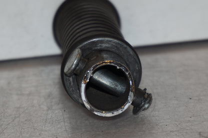 Vänster sida på Fotpinne från en Kawasaki VN 1500 -1999 motorcykel.