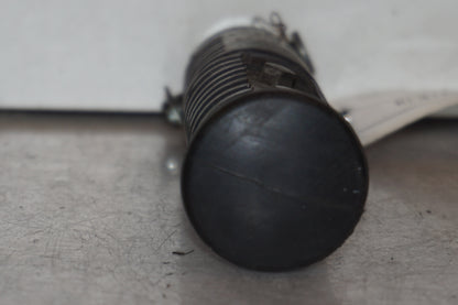 Vänster sida på Fotpinne från en Kawasaki VN 1500 -1999 motorcykel.